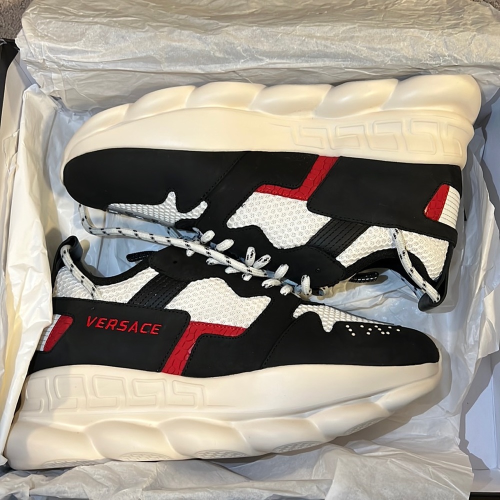 BRAND NEW Versace Chain Reaction